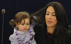 &ldquo;小萌女&rdquo;成歐洲議會(huì)會(huì)議常客(高清組圖)